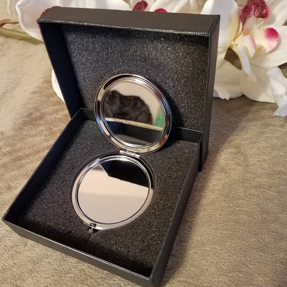 Great Gift idea- Compact Mirror - Picture 4 of 12